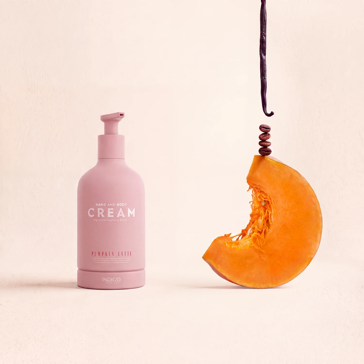 Pumpkin Latte - Moisturizing hand and body cream with a spicy scent - 370 ML