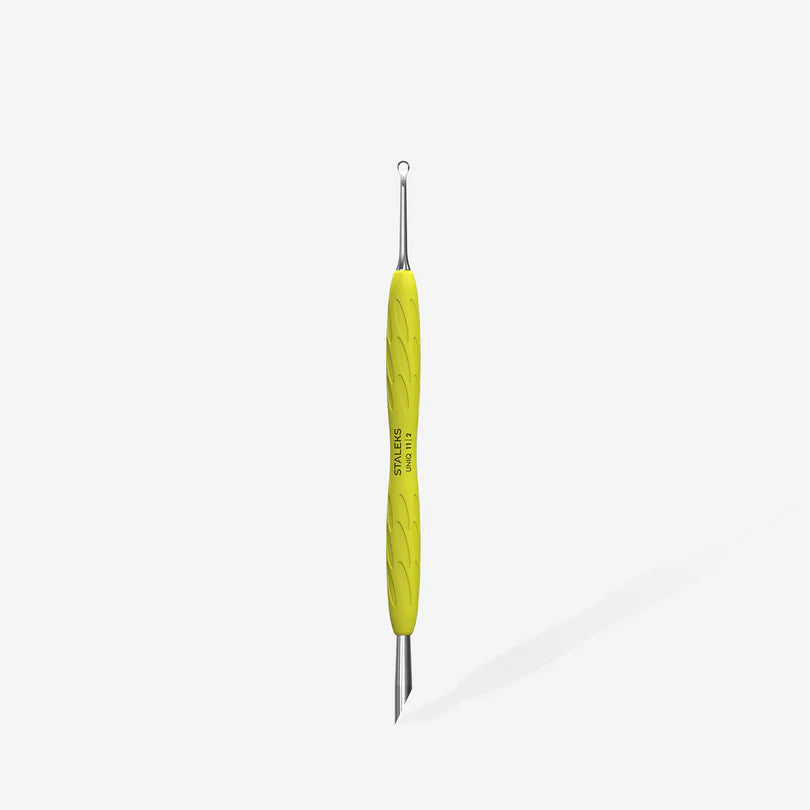 Manicure pusher Gummy with yellow silicone handle
UNIQ 11 TYPE 2 (beveled and loop pusher)